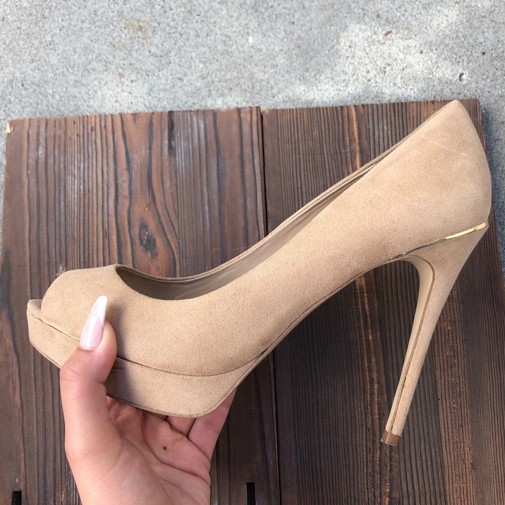 Suede depietro styled tan heels with a gold accent